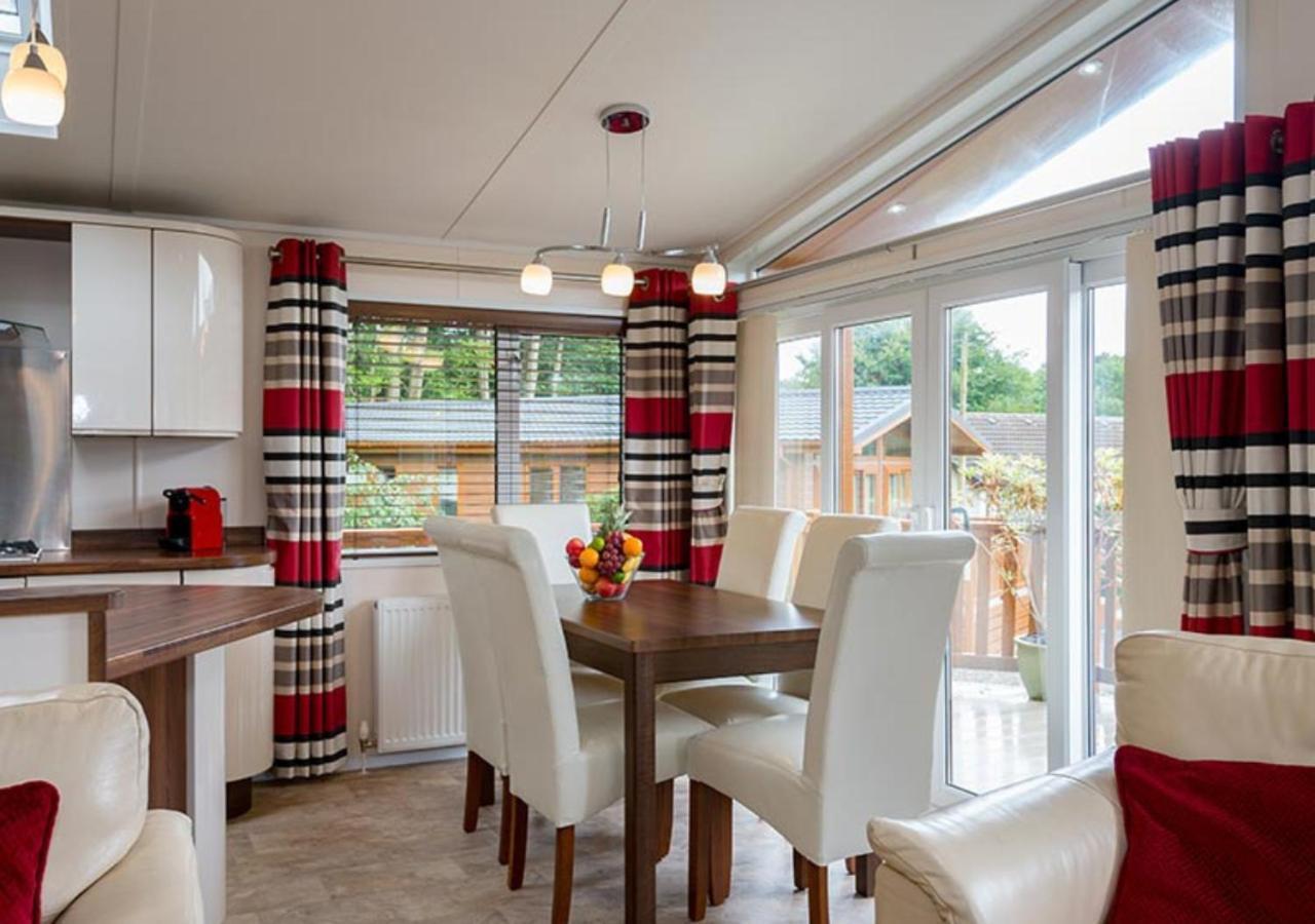 Lomond Woods Holiday Park Балоч Екстериор снимка